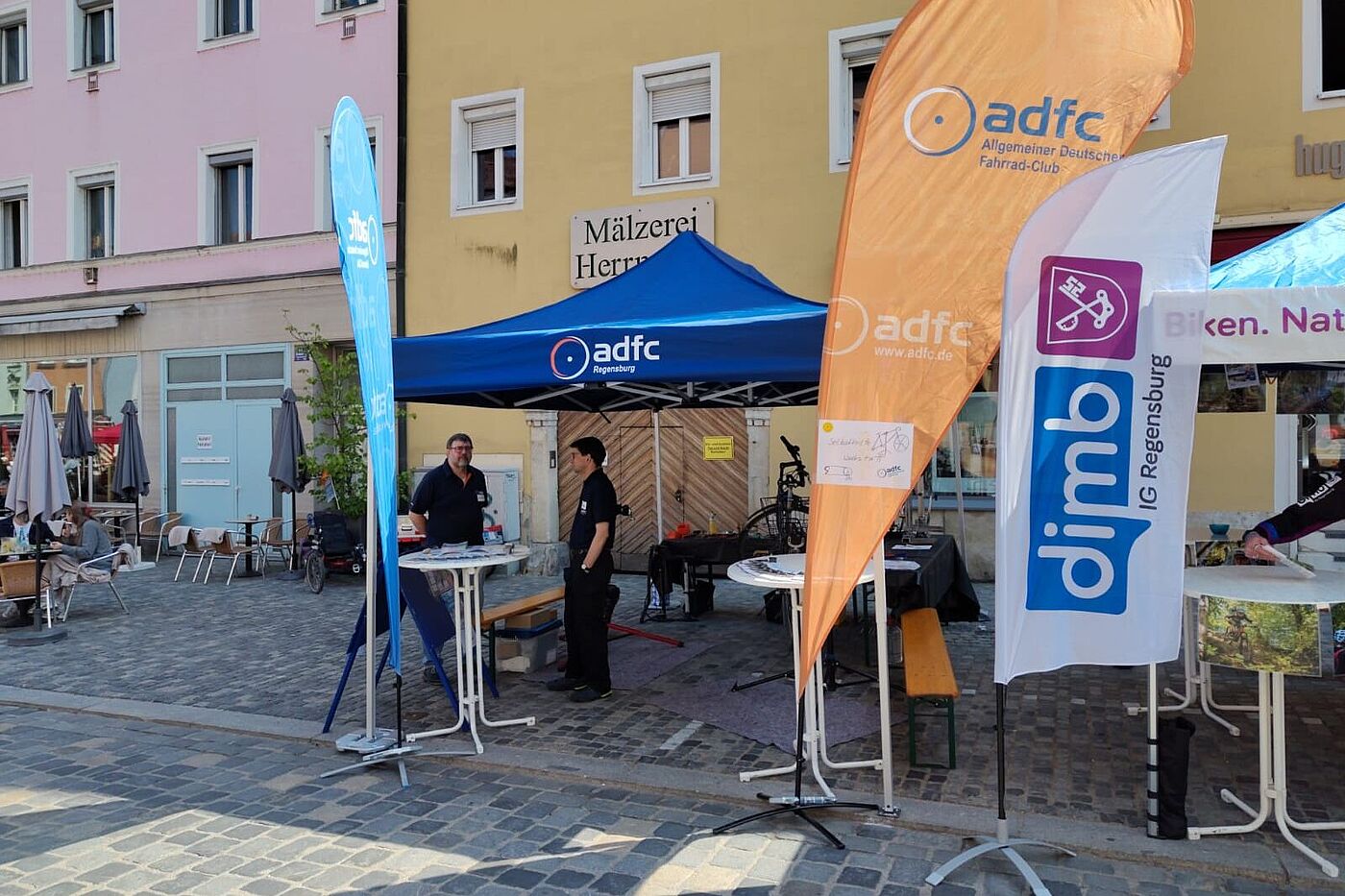 Blauer ADFC Pavillon beim Ehrenamtsfest