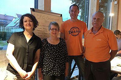 Von Links; Dr.Vanessa Roden (Sprecherin des ADFC Straubing) Uschi Feyer-Ziob( Mitglied des ADFC Bayern Landesvorstands), Sebastian Kilburg (Sprecher ADFC Straubing), Karl Wellnhofer (Aktiver ADFC Straubing)
